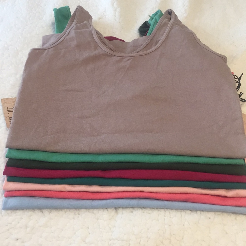 M.rena v neck/ scoop neck seamless tank - Picture 3 of 6